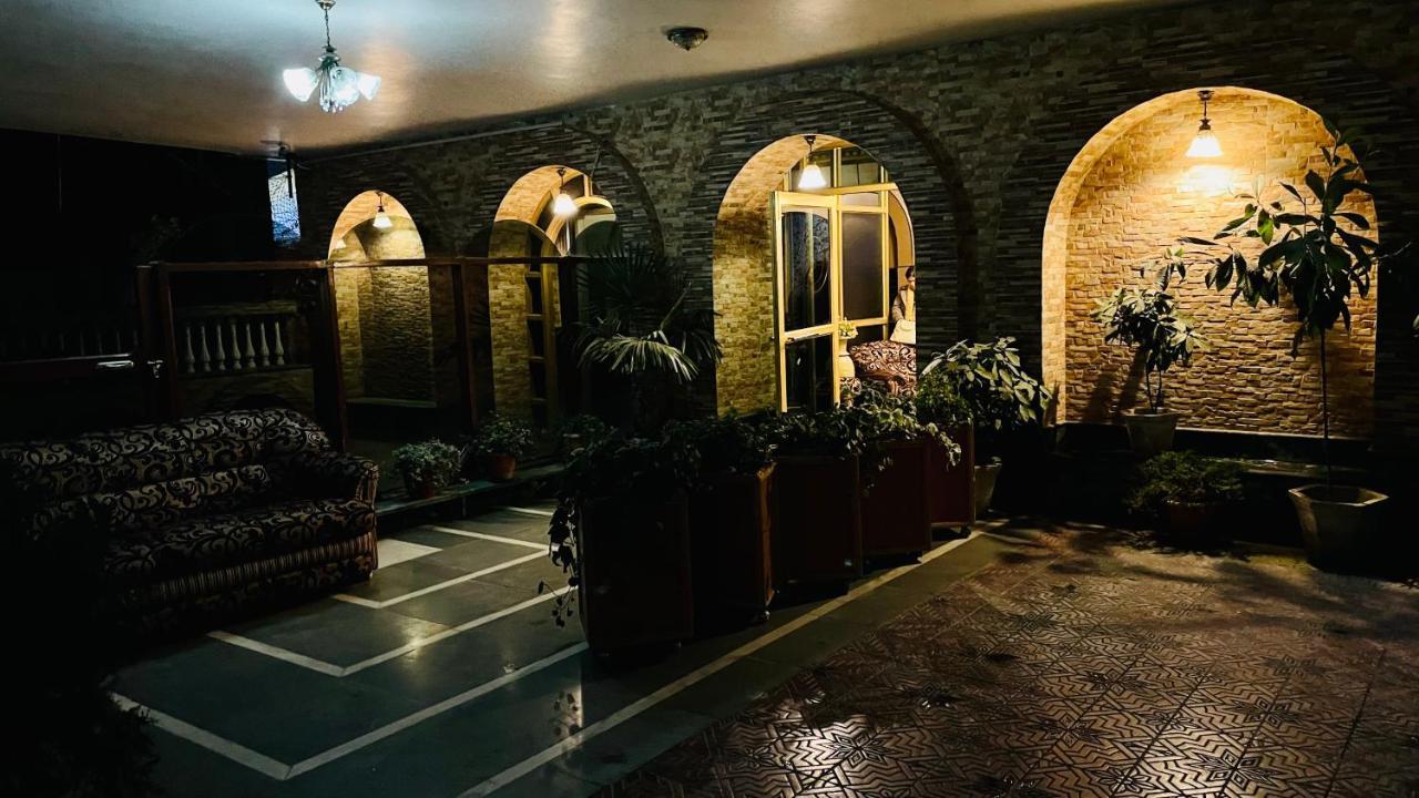 Hotel International Srinagar Eksteriør bilde