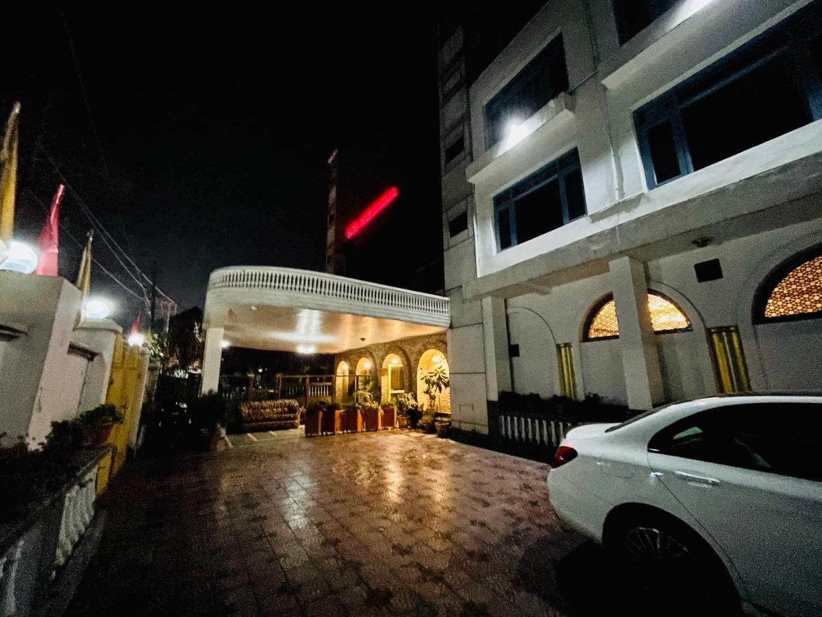 Hotel International Srinagar Eksteriør bilde