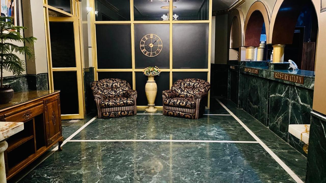 Hotel International Srinagar Eksteriør bilde