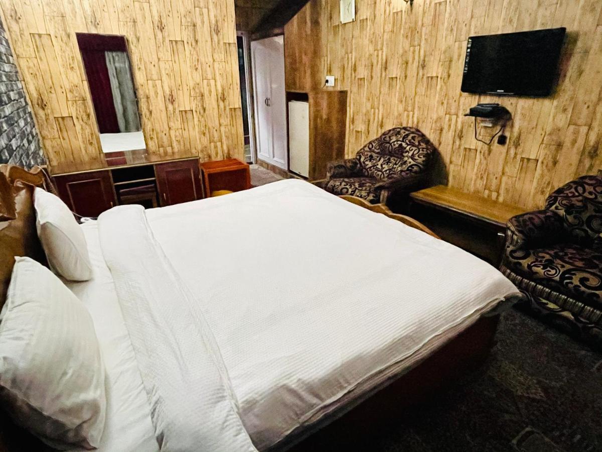 Hotel International Srinagar Eksteriør bilde