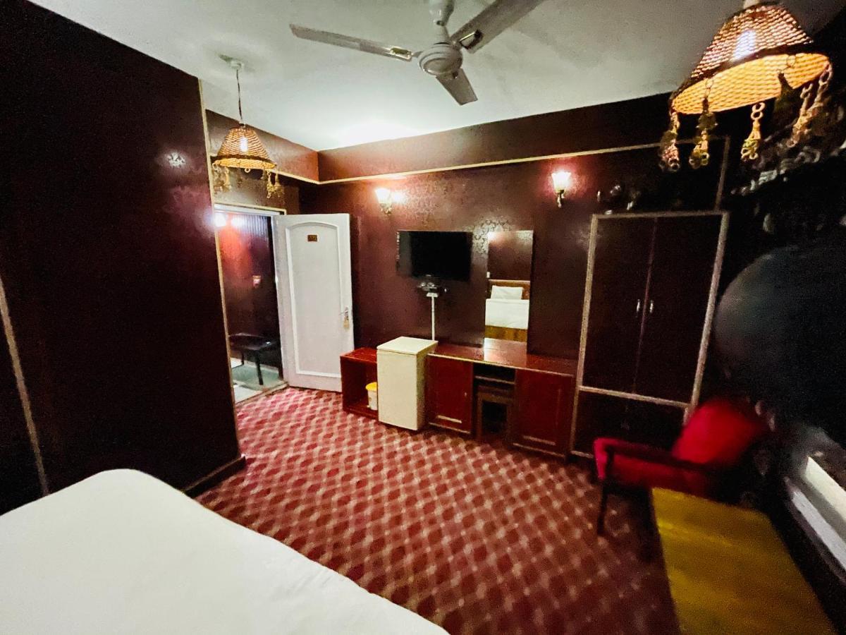 Hotel International Srinagar Eksteriør bilde