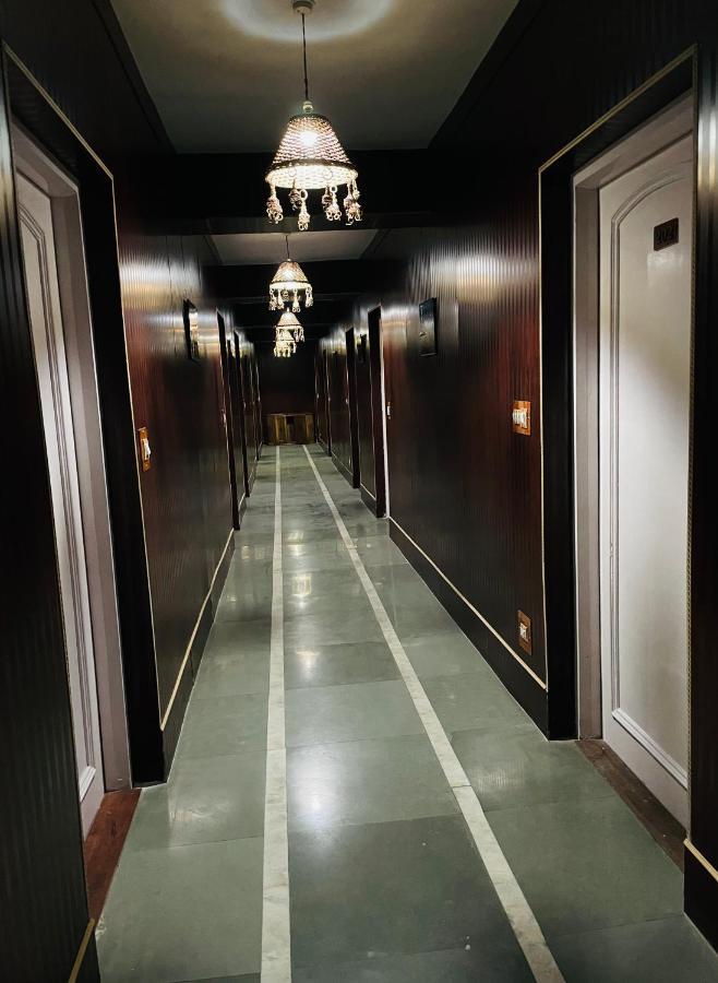 Hotel International Srinagar Eksteriør bilde