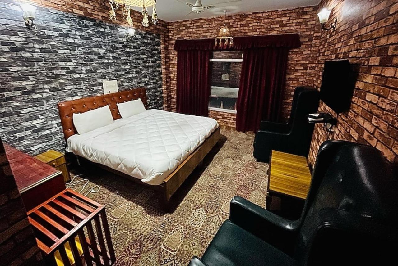 Hotel International Srinagar Eksteriør bilde