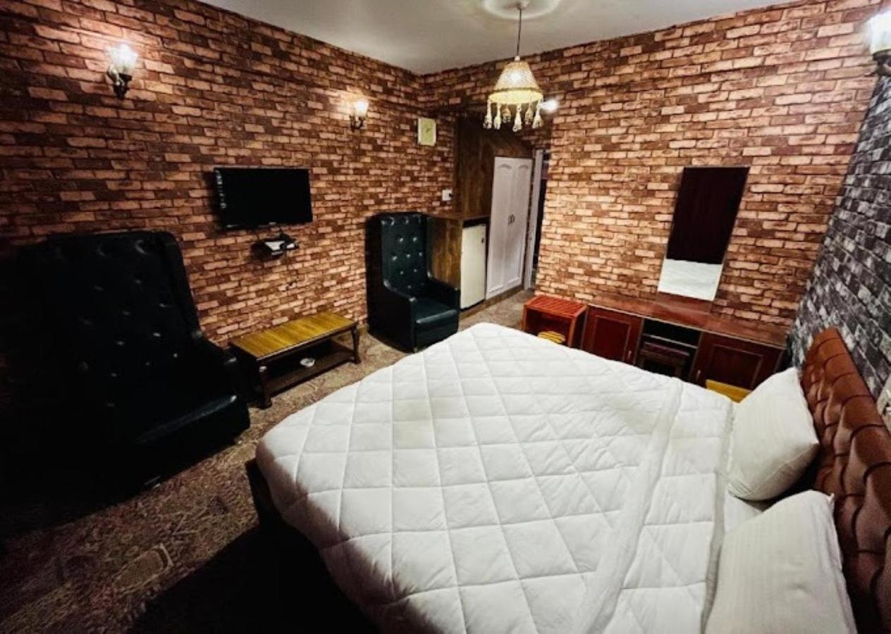 Hotel International Srinagar Eksteriør bilde