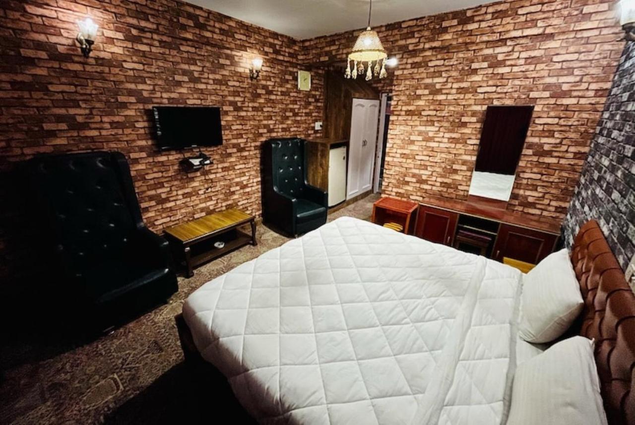 Hotel International Srinagar Eksteriør bilde