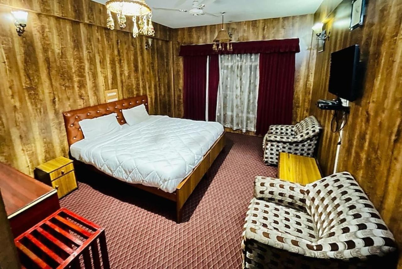Hotel International Srinagar Eksteriør bilde