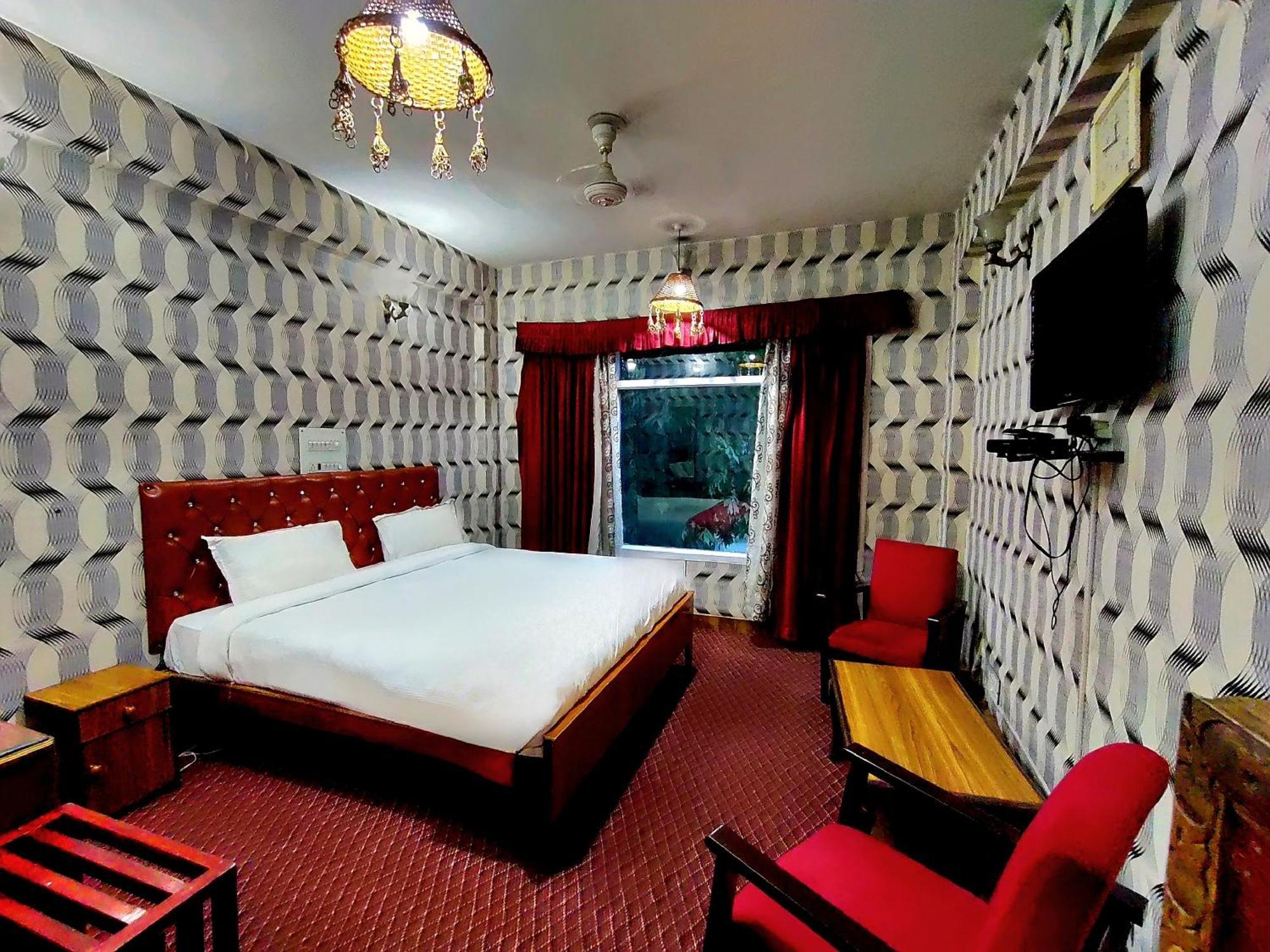 Hotel International Srinagar Eksteriør bilde